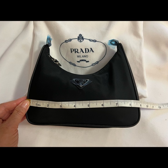 Prada Re-Edition 2005 Te-Nylon Bag - Picture 5 of 10